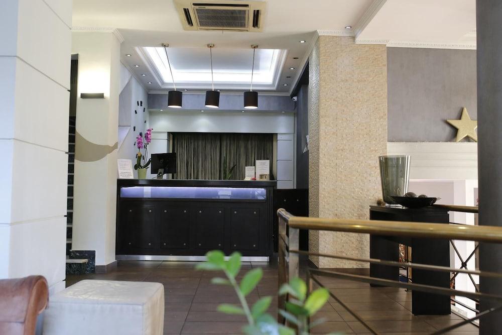 Hotel Minoa 3*